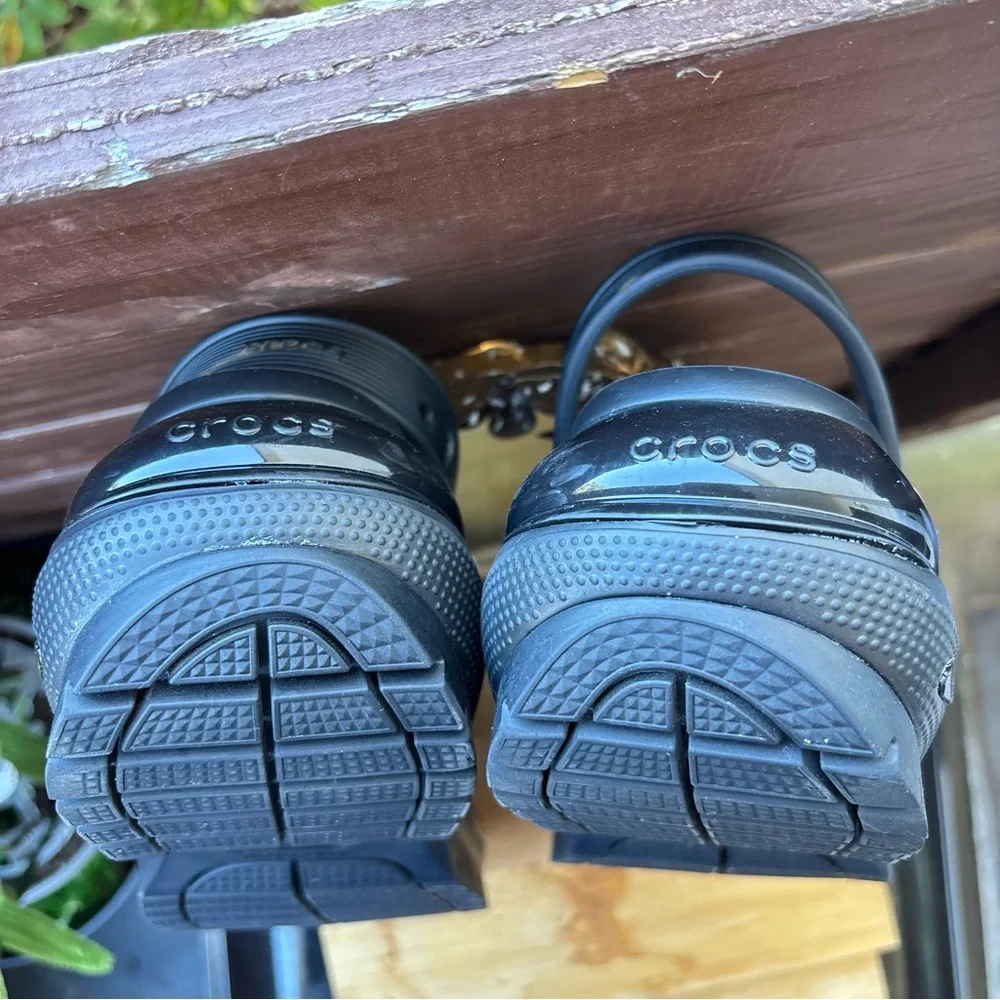 Crocs Classic Mega Crush Sandals.women’s